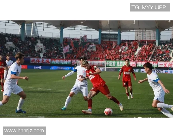 足球服的束缚与挑战如何影响运动员的表现与心理状态